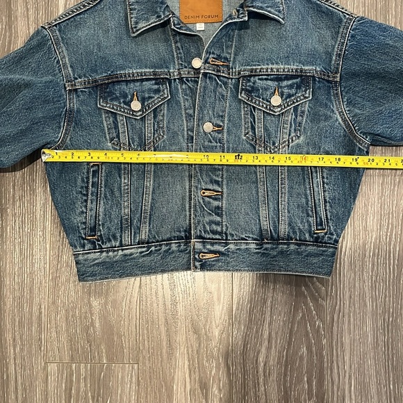 Aritzia Denim Forum Cropped Oversized Jean Jacket - Picture 5 of 7